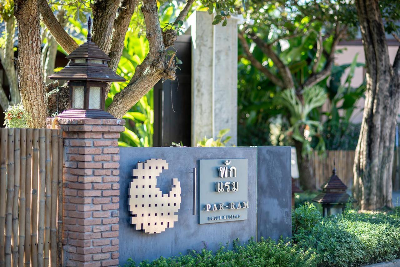 Pak Ram Hotel Mae Rim Buitenkant foto
